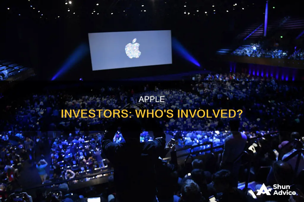 how many people are invested in apple