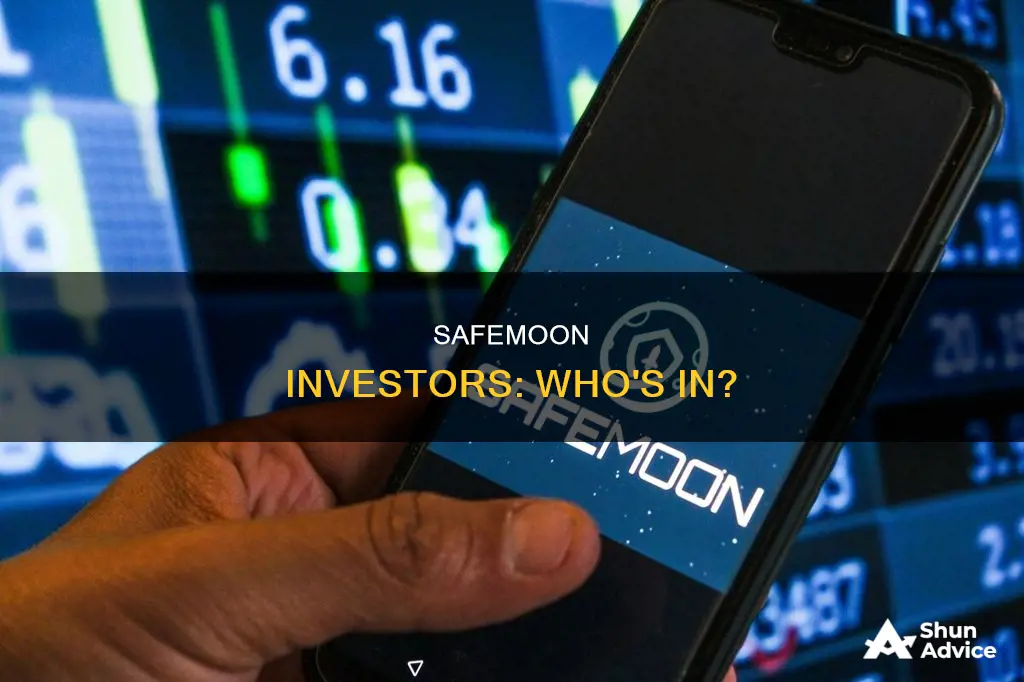 how many people are invested in safemoon